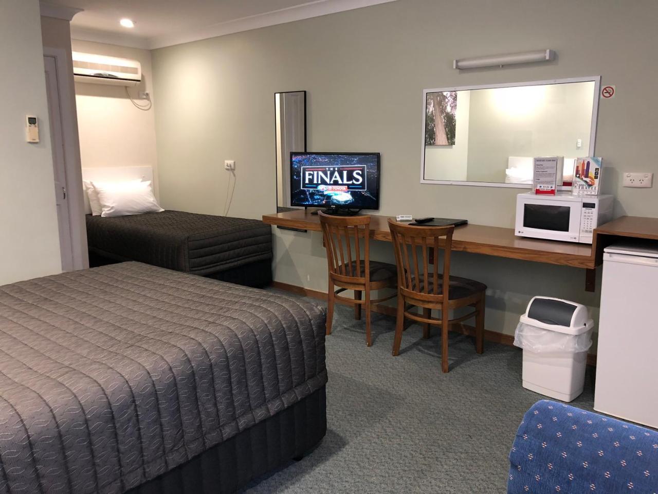 Roydons Motor Hotel 3*